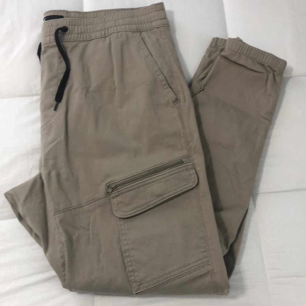 HOLLISTER KHAKI JOGGERS
